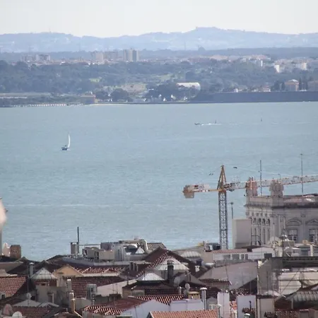 Martim Vaz Ii - Downtown Apartment
